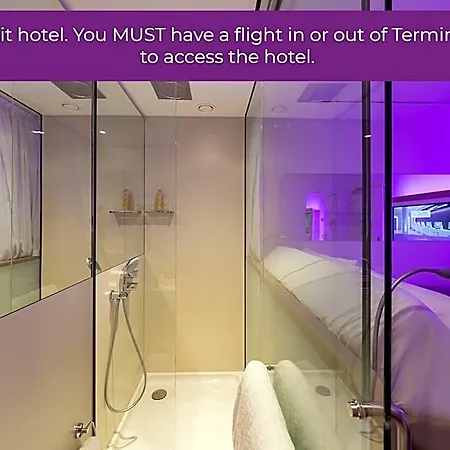 Yotelair Paris Cdg - Transit - Terminal 2e 3* Le Mesnil-Amelot
