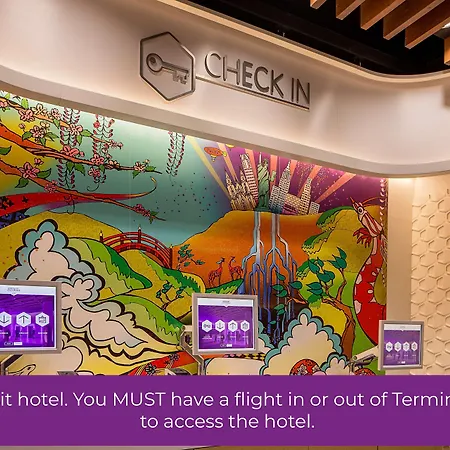 Yotelair Paris Cdg - Transit - Terminal 2e מלון