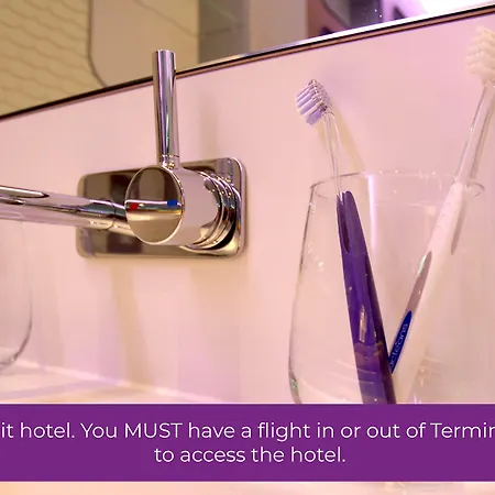 מלון Yotelair Paris Cdg - Transit - Terminal 2e לה מניל-אמלו