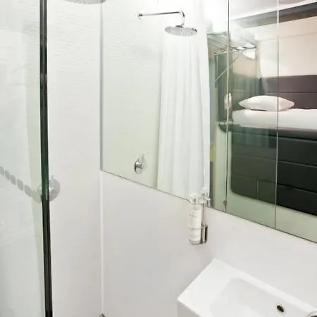 Yotelair Paris Cdg - Transit - Terminal 2e מלון